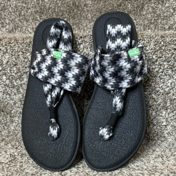 SANUK Yoga Sling Back Sandals Black/Gray/White Pattern Size 10 - Picture 2 of 6